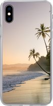 Geschikt voor iPhone Xs hoesje - Strand - Zee - Palmboom - Siliconen Telefoonhoesje