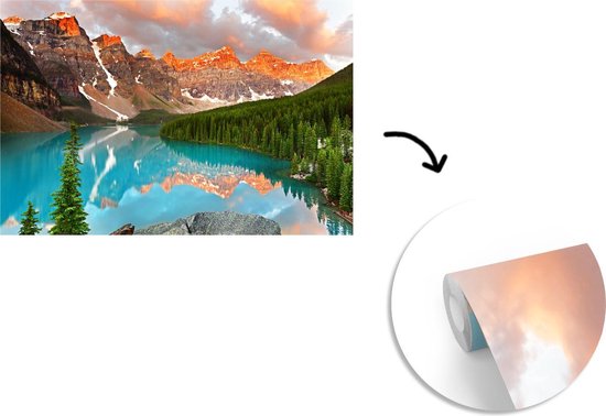 Papier peint photo en vinyle - Le lac Moraine nord-américain lors d'un lever de soleil au Canada largeur 330 cm x hauteur 220 cm - Tirage photo sur papier peint (disponible en 7 tailles)