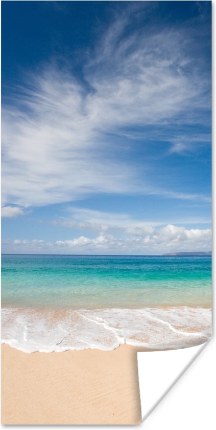 Poster Een tropisch strand op Hawaii waar de golven aanspoelen op - 40x80 cm