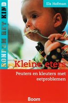 Boek "Kleine eters" met Els Hofman. Een peuter eet met een vork, met tekst "Rondom het kind".