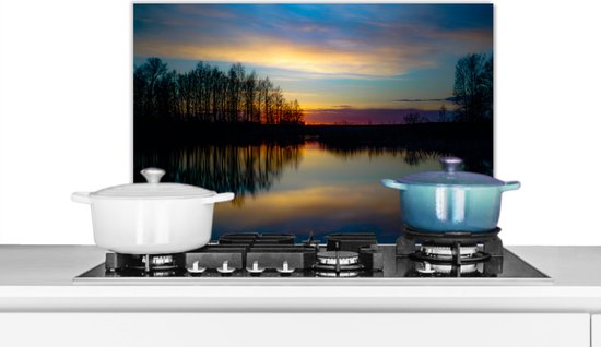 Spatscherm keuken 70x50 cm - Kookplaat achterwand Water - Meer - Bomen - Zonsondergang - Natuur - Muurbeschermer - Spatwand fornuis - Hoogwaardig aluminium