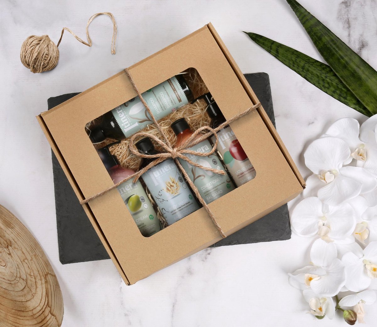 Goedkoopste ITINERA - Geschenkset Body wash, lotion, vloeibare zeep, shampoo en haarconditioner 5x370ml