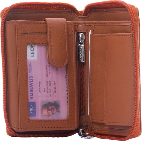 Bruine portemonnee met oranje rits, open, met eurobiljetten en Nederlandse rijbewijs.