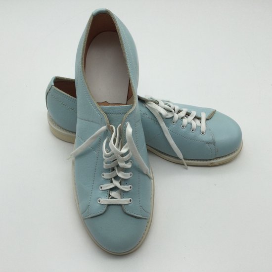 Bowling Chaussures de bowling 'Linds Dames classic ladies light blue' taille 8,5 US = 41,5 eur, couleur bleu clair, cuir pleine fleur, uniquement pour les gauchers