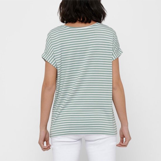Dames T-shirt met horizontale groene en witte strepen, driekwartmouwen, van Only.