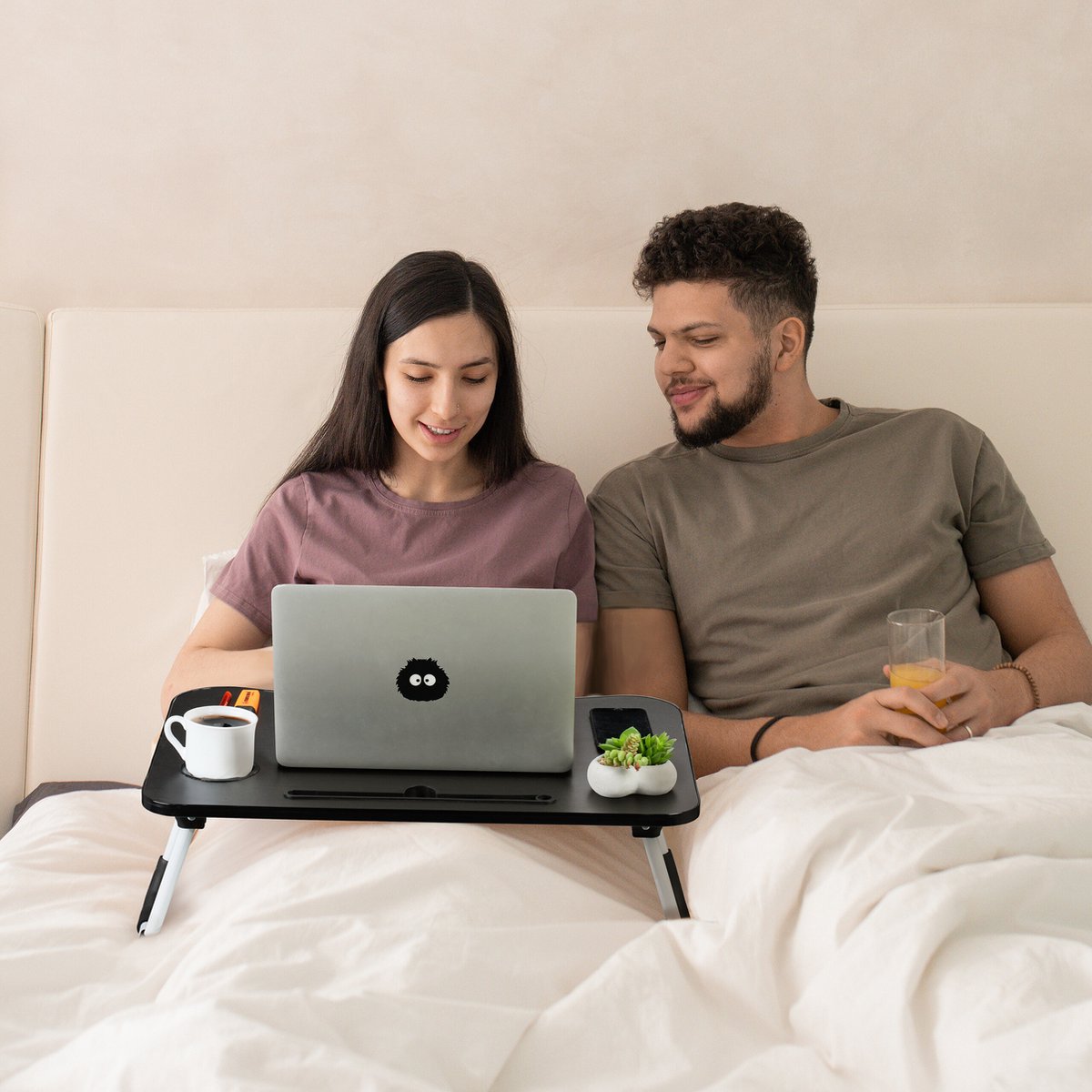 Acheter ICI une table de lit pliable pour ordinateur portable