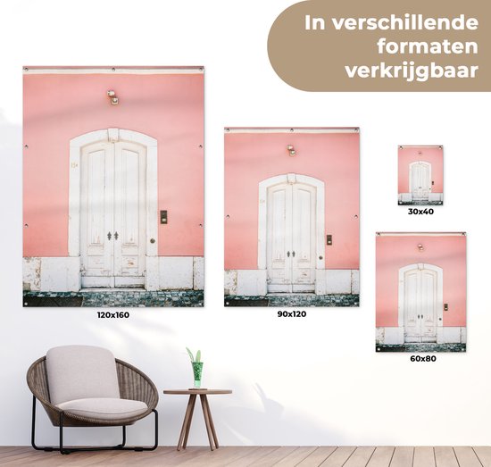 Tuinposter 30x40 cm - Tuindecoratie Hout - Deur - Roze - Wit - Poster voor in de tuin - Buiten decoratie - Schutting tuinschilderij - Tuindoek muurdecoratie - Wanddecoratie balkondoek