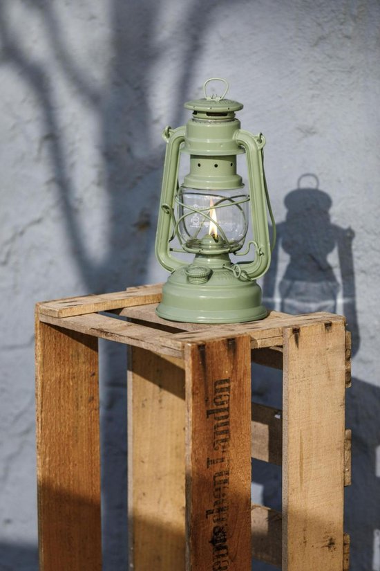 Feuerhand Stormlantaarn Baby special 276 - Olijfgroen - 13.5x15x26.5cm - Modern van Feuerhand — afbeelding 4