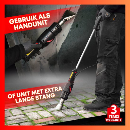 Onkruidbrander in handmodel en met lange steel op straatwerk en muur.