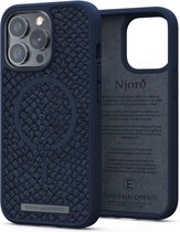 Njord byELEMENTS iPhone 13 Pro hoesje - Telefoonhoesje van Hoogwaardig Zalmleer - Gereycled / Duurzaam materiaal - 2 Meter valbescherming - Geschikt voor Magsafe / Draadloos laden - Blauw