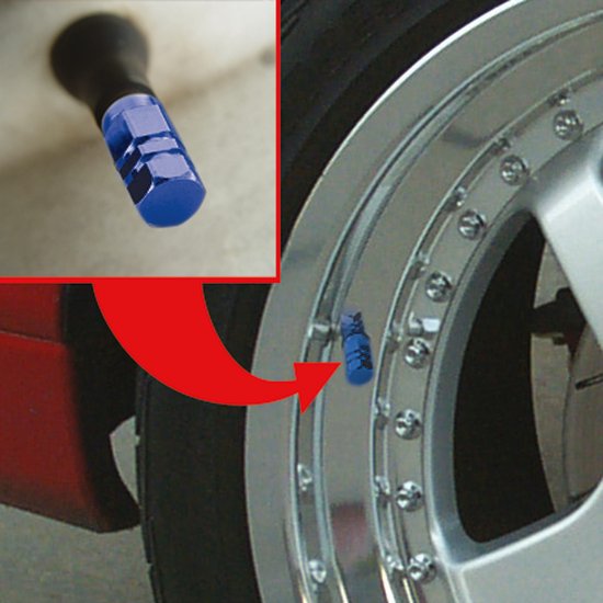 Blauwe aluminium ventieldop op een zilveren velg, met vergroting