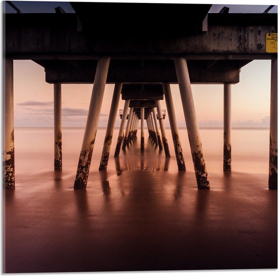 Acrylglas - Pier - Strand - Zee - Zand - 50x50 cm Foto op Acrylglas (Met Ophangsysteem)