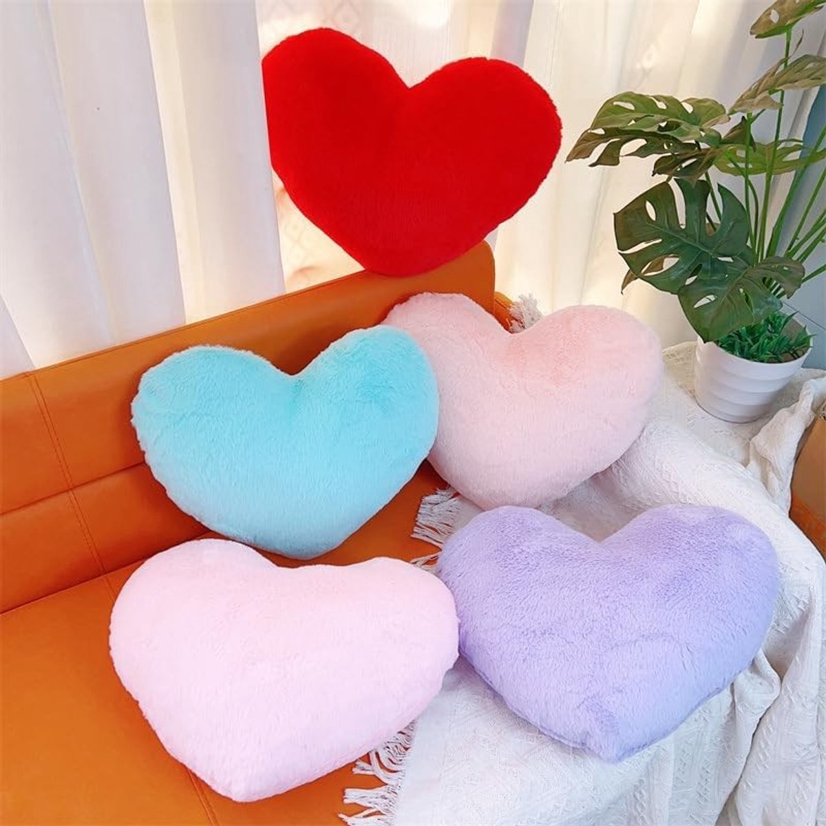 Decoratieve Hartvormige Kussen voor de Woonkamer, Slaapkamer en Kinderkamer - Cuddly Kussen, Zacht Pluche Kussen, Perfect als Cadeau - 18 x 14 inch, Paars