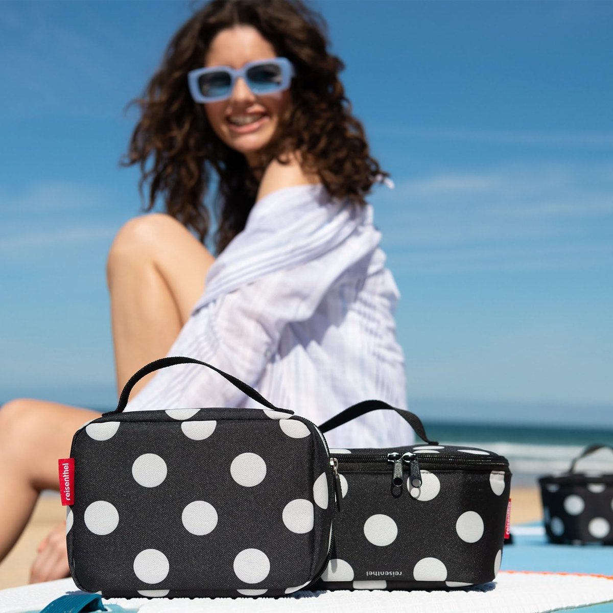 Mini Koeltas - Waterafstotend Materiaal - Thermo Binnenvoering - Dicht Sluitend Deksel - Voor Cosmetica en Snacks
