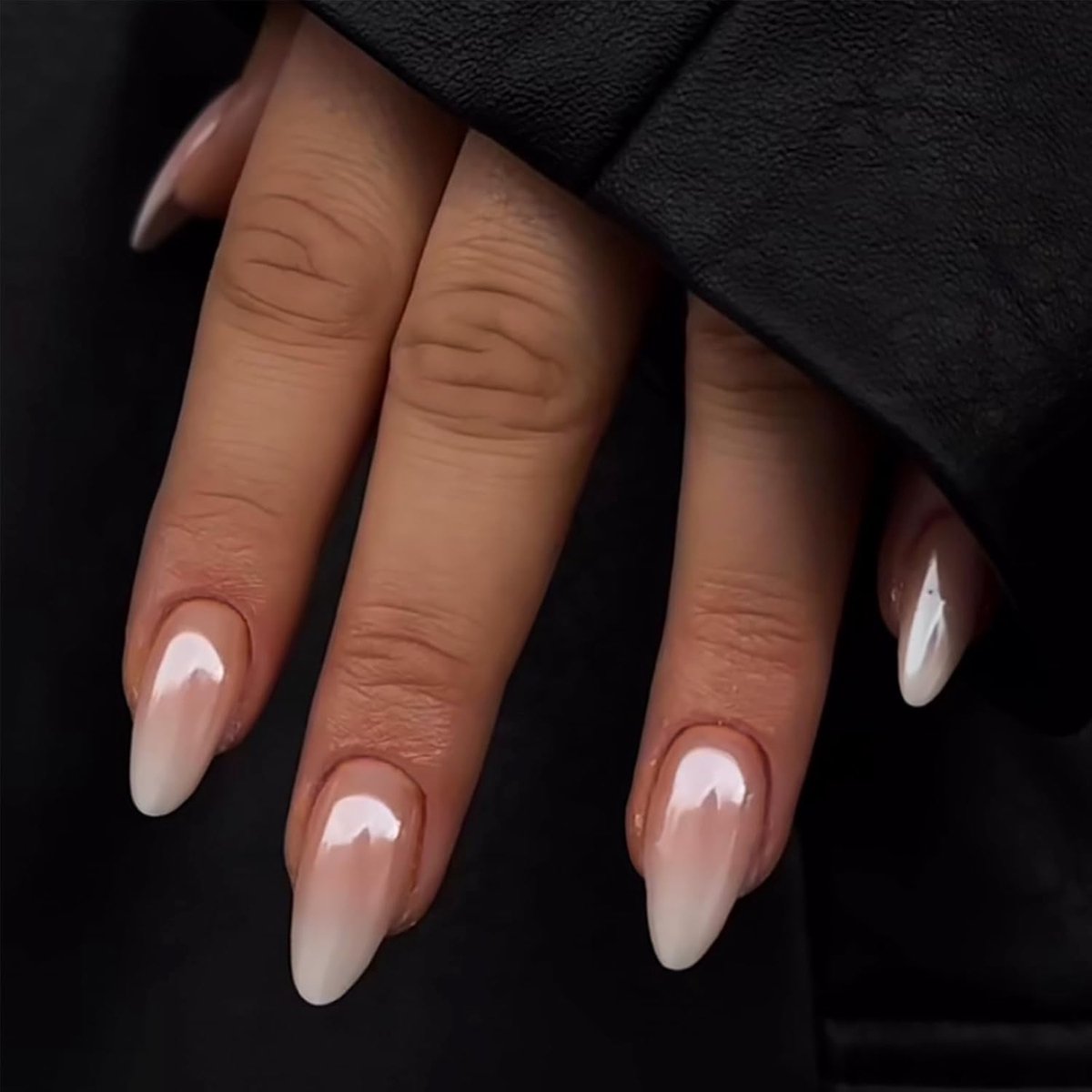 Druknagels 24 Stuks Korte Amandelvorm - Wit-Roze Ombre - Glanzende Acryl - Ideaal voor snelle manicure - ShopVlot