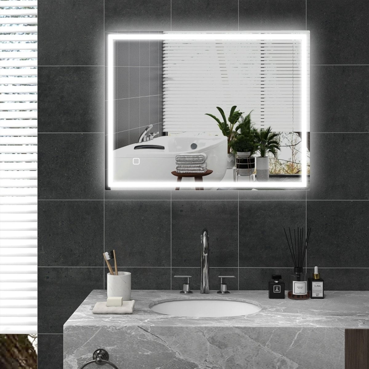 Badspiegel Met Verlichting 90 X 70 Cm – Dimbaar En Driekleurig Licht – Gehard Glas – Zilver – Wandspiegel Voor Badkamer – Anti Condens En Geheugenfunctie