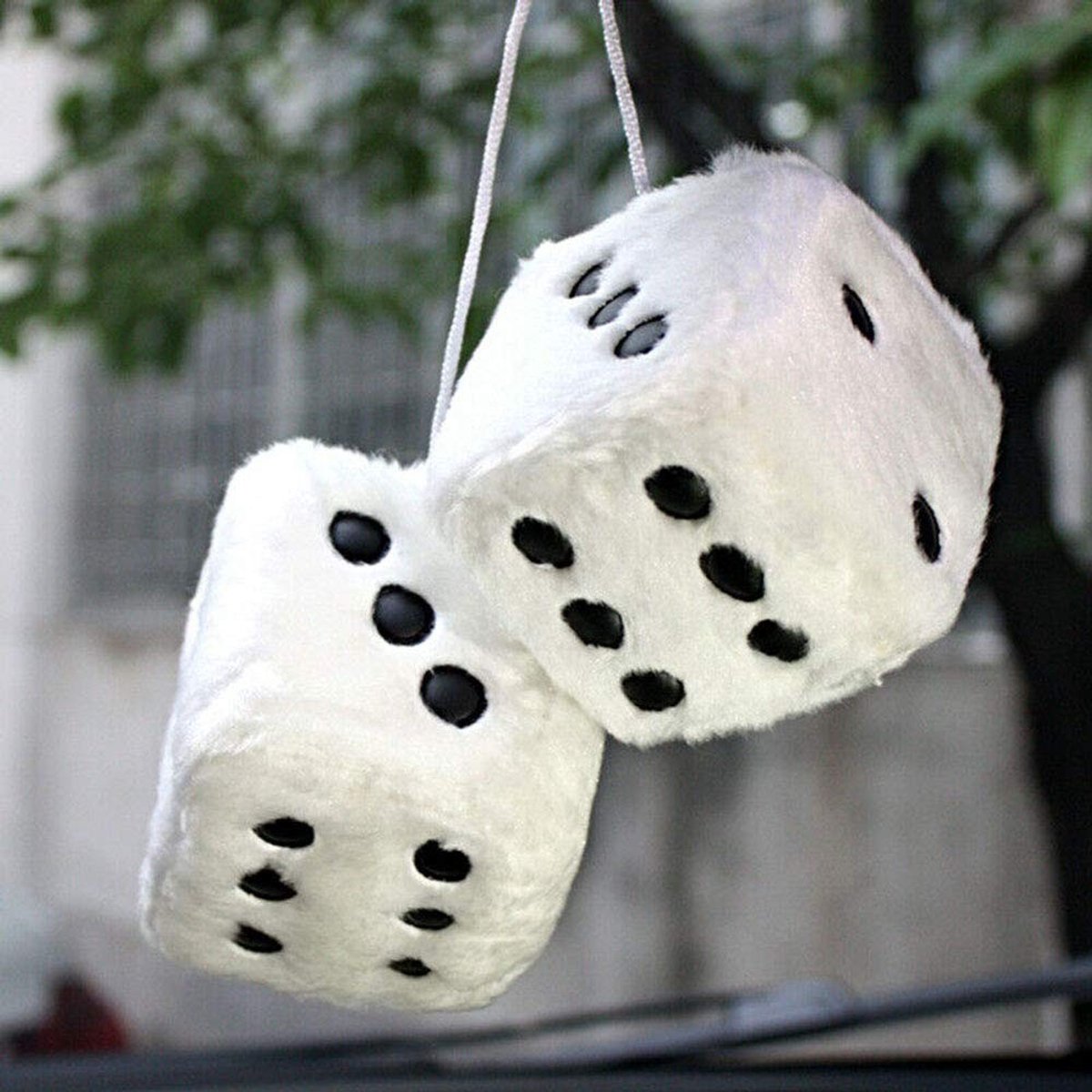 Dailygoods- Dobbelstenen Pluche Hanger - Auto Decoratie - Veiligheidswaarschuwing - Katoen/Nylon - Gloednieuw - 3 Kleuren Keuze - Autodecoratie