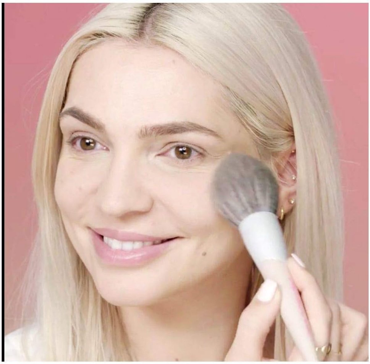 Beautyblender Big Boss Powder Brush & Cooling Roller - ShopVlot