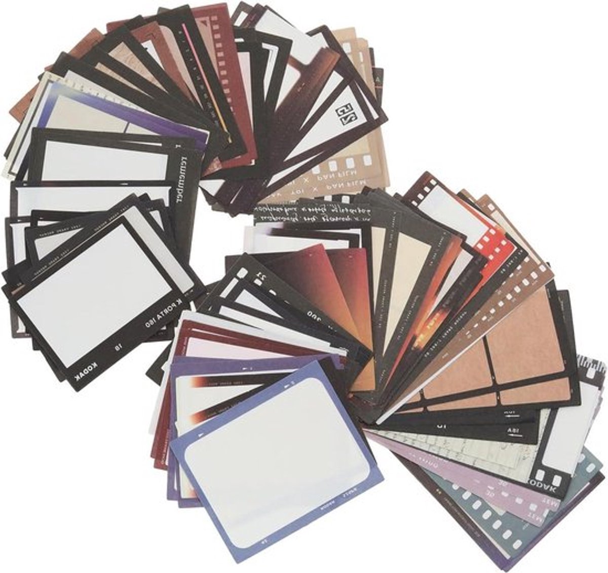 - Retro Camera Film Patroon Papier - Vintage Film Kraftpapier - Diy Decoratieve Memo Papier - Kaarten Maken - Thuis Koffie Shop Cinema Decor - Geschikt voor DIY projecten - Bruin 100 stuks.