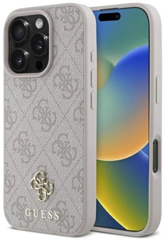 Coque Guess rose pâle avec motif logo gris et logo Guess doré, à côté d'un iPhone.