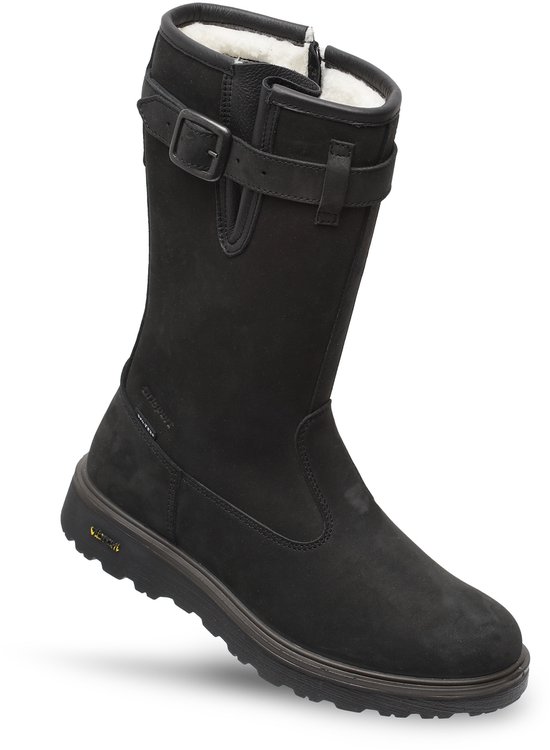 Zwarte, halfhoge outdoor laars met gesp en gesp detail op de schacht en witte vacht voering.