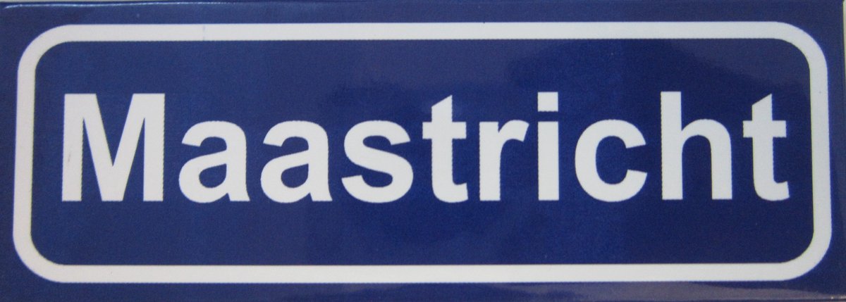 Souv© - koelkast magneet - plaatsnaam bord - kombord - souvenir - koelkastmagneetje - relatiegeschenk Maastricht