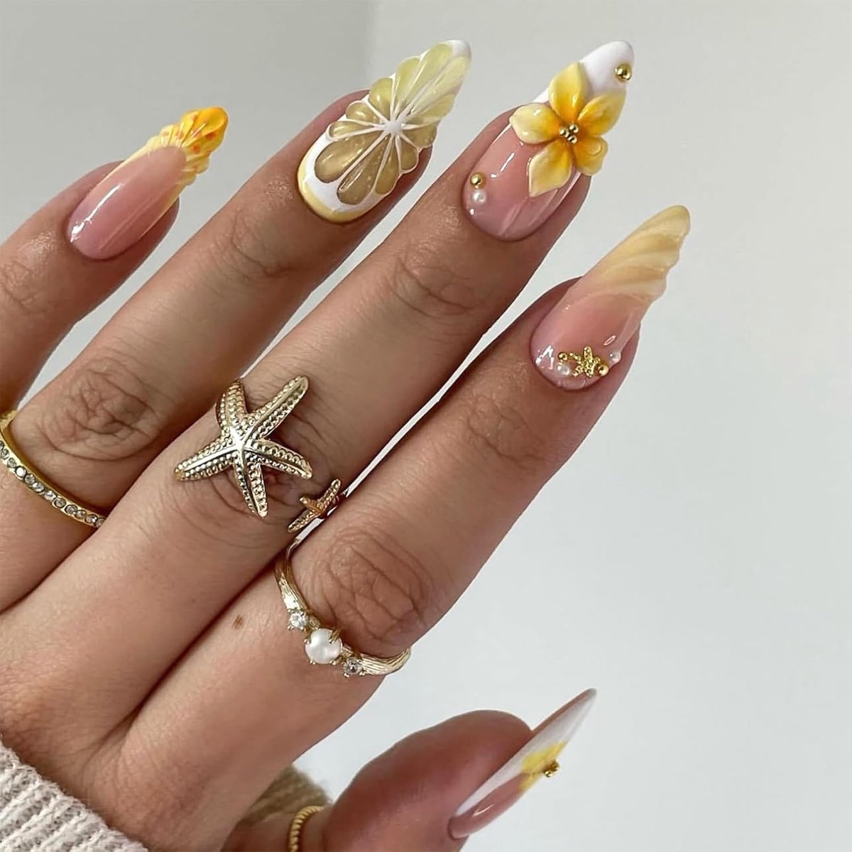SnelShoppen - Press On Nails French - Gele Witte Overgang Nagels met Citroenbloem & Parel Decoraties - Kunstnagels voor Zomer - Valse Nagel Tips - Een