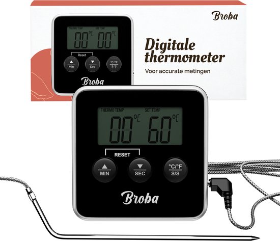 Zwarte digitale thermometer met metalen probe, naast de verpakking.