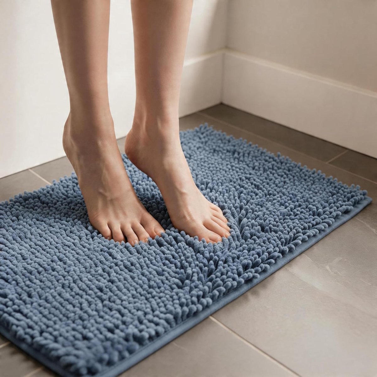 SnelShoppen - Chenille Badmat 60x40 cm, Ultra Zacht en Hoge Absorptie, Antislip Badkamer Tapijt in Mist Blauw, Luxe Douchematt voor Badkamer, Toilet,