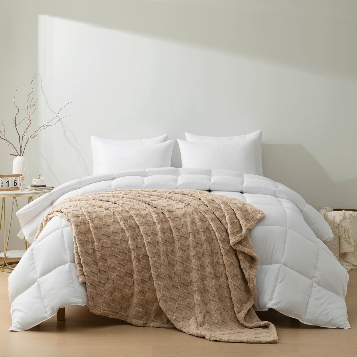SnelShoppen - HIG 2-in-1 Dekbed en Knuffeldeken Set - Wit Dekbed 135x200 cm en Donkerbeige Bankdeken 150x200 cm - Oeko-Tex Gecertificeerd, Warm en Ade