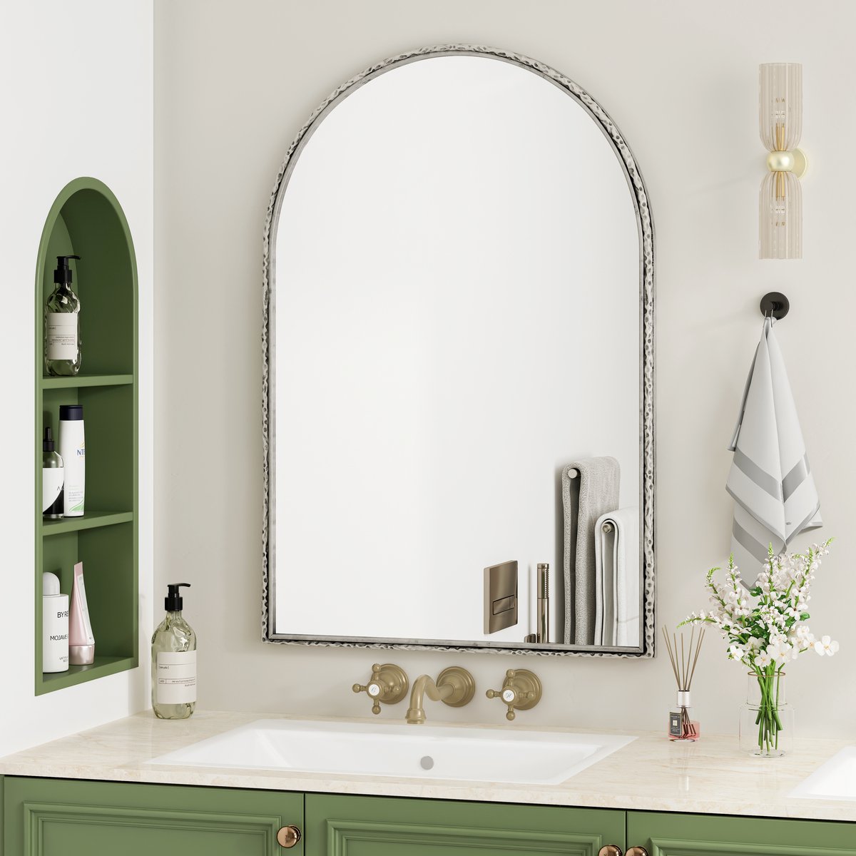 MIVRAY Wandspiegel – Boogvormig Design Met Lijst – 61 x 91 cm – Glas en IJzer – Zilver – Voor Badkamer, Hal of Kaptafel