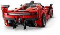 LEGO Technic Ferrari FXX K modelauto, rood, achterkant met Ferrari logo, diffuser en spoiler.