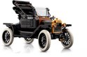 LEGO Ford Model T met zwart en koperkleurig, met een witte band.