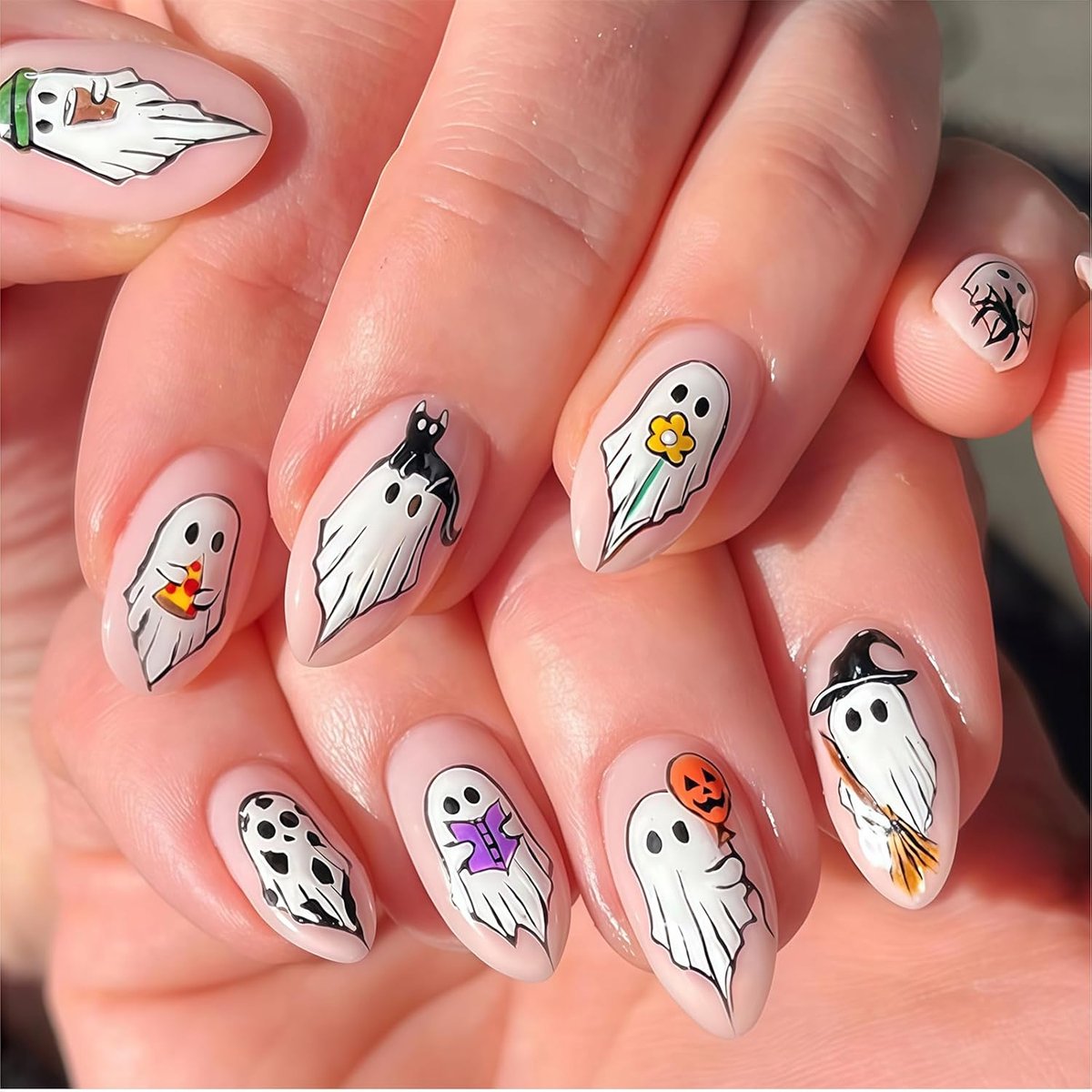 Valse nagels 24 stuks - kort amandelvorm - cartoon spookdesign - voor een speelse look - SnelShoppen
