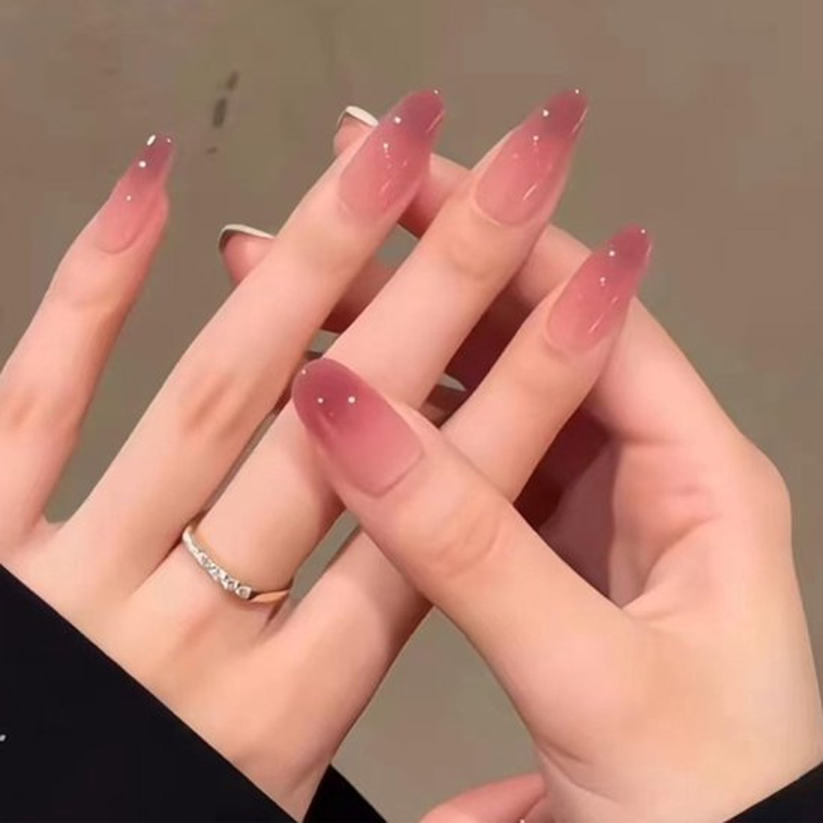 Press-on Nagels 24 Stuks - Amandelnagels - Rood Bruin Kleurverloop - Glanzend - Kunstnagels met Lijm - Inclusief Nagelbestand en Geleihaken