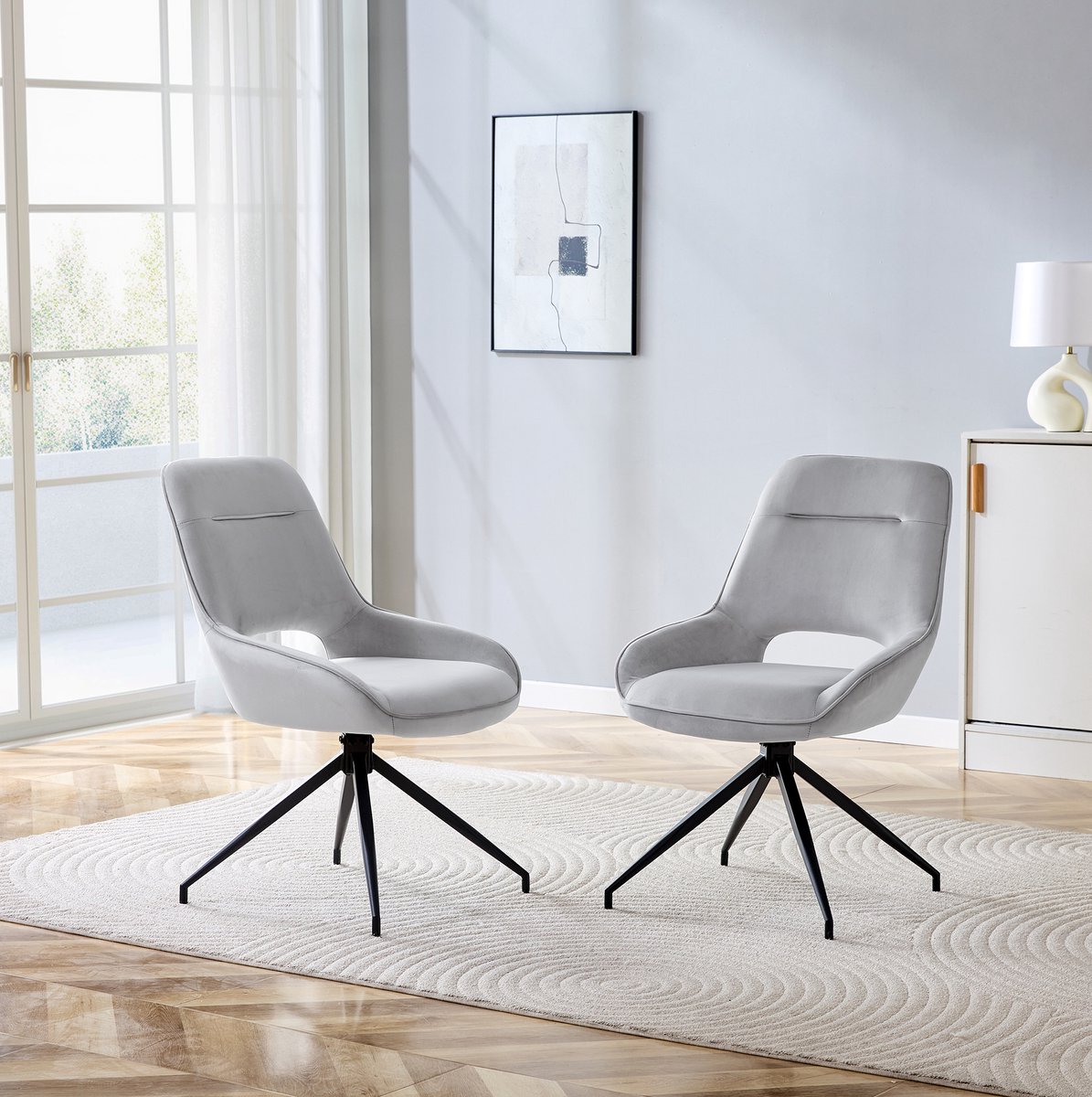 MEUNIQ Set van 2 360° draaibare eetkamerstoelen met armleuningen, lichtgrijze velvet zitting en zwart metalen onderstel voor de eetkamer