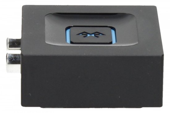 Zwarte vierkante adapter met blauw Bluetooth-logo en zilveren RCA-uitgangen aan de zijkant.
