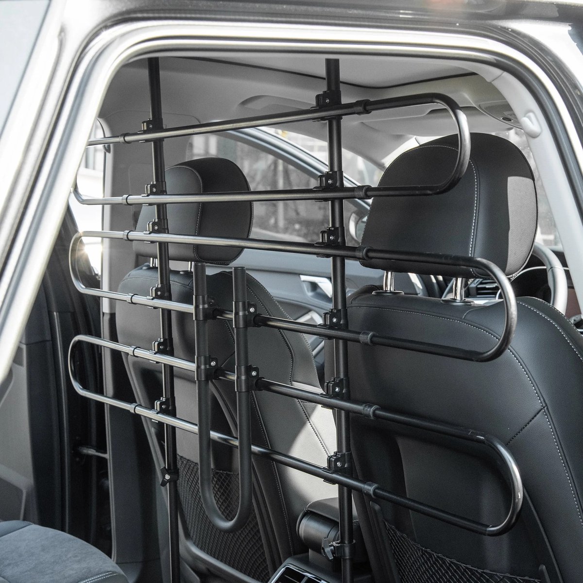 Vécarti – Verstelbaar Auto‑Scheidingsrooster – 87‑135 cm Breed – 85‑120 cm Hoog – Universele Honden Veiligheidsbarrière