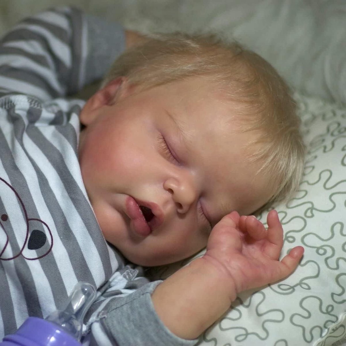 Slaap Baby Pop - Reborn Pop Jongen - Kinderspeelgoed - Gedetailleerd Handbeschilderd - 55 cm - Blond