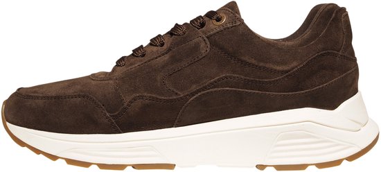 Zijprofiel van bruine suède Xsensible veterschoenen met witte zool.