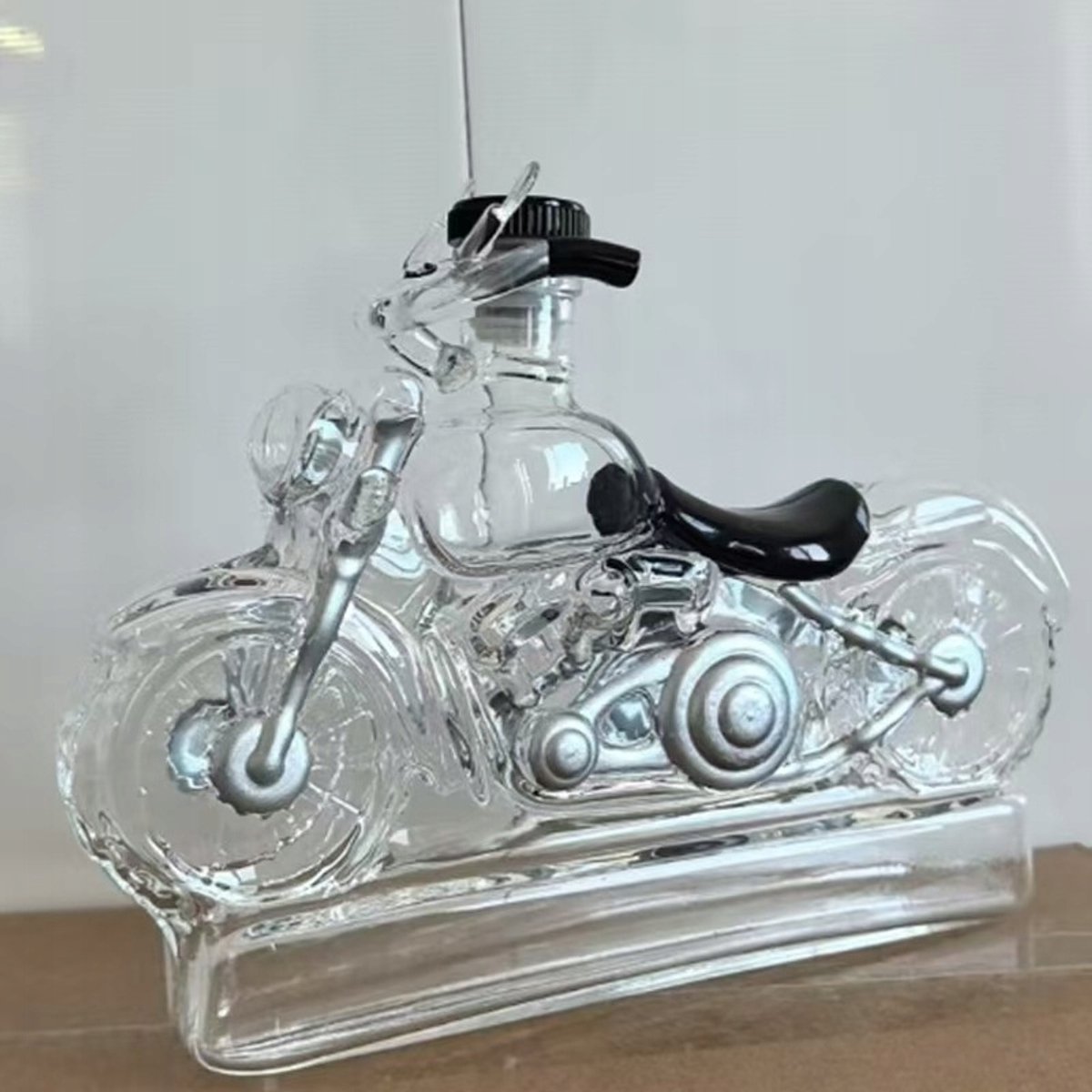 Merkloos Merkloze Karaf in Motorfietsvorm - Uniek Glas voor Dranken