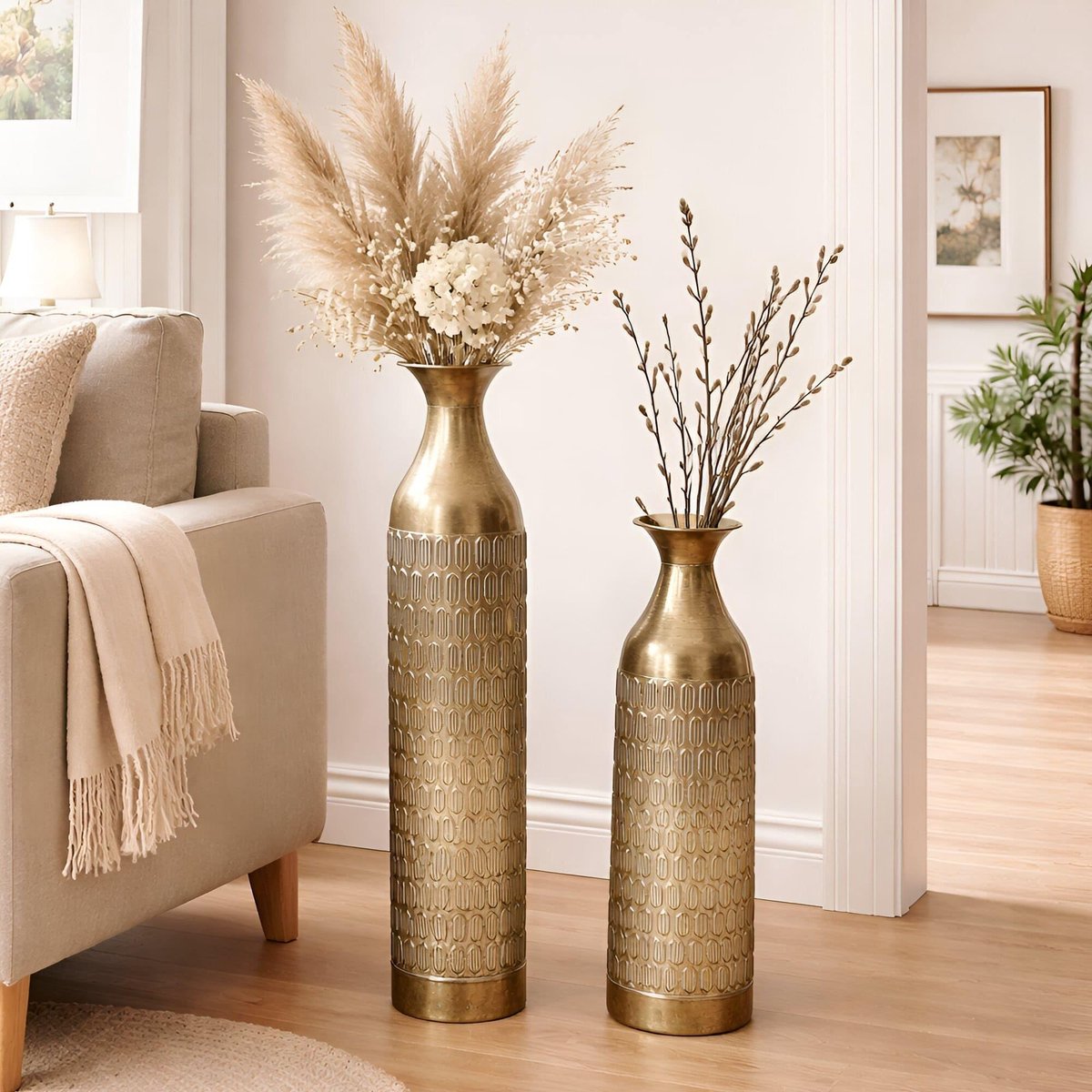 Famanu – Set van 2 vloervazen in goud van metaal, slank ontwerp, 63 en 72 cm groot, decoratieve bloemenvaas voor huis en kantoor