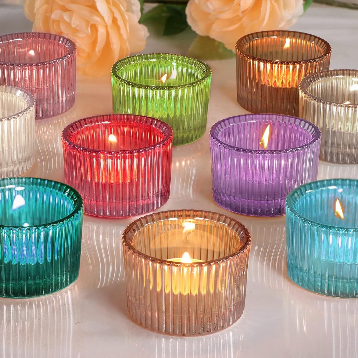 Famanu Set van 10 gekleurde theelichthouders van glas, 5,5 cm x 3,5 cm, ideaal voor tafeldecoratie en feestjes Zwart