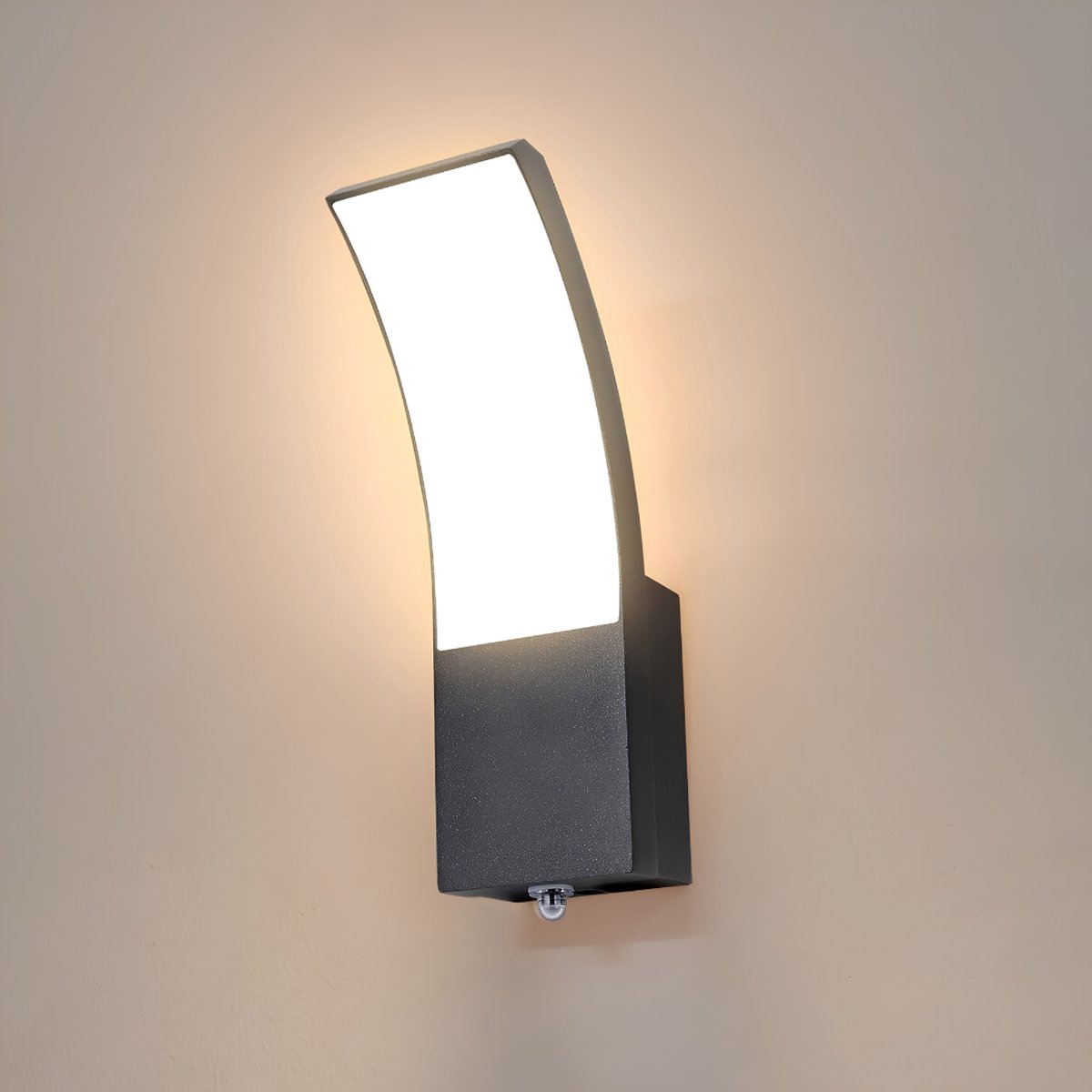 Lìon® Buitenlamp - Buitenlamp met Sensor - Buitenlamp met Bewegingssensor - Zwart - 11cm x 7cm x 23cm