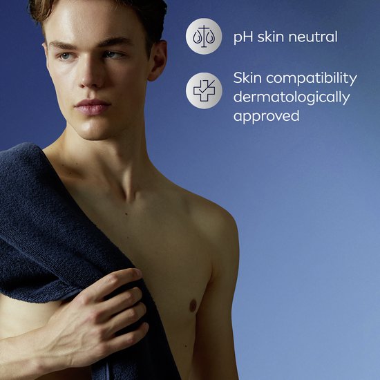 Een man met een donkere handdoek over zijn schouder, naast tekst over "pH skin neutral".