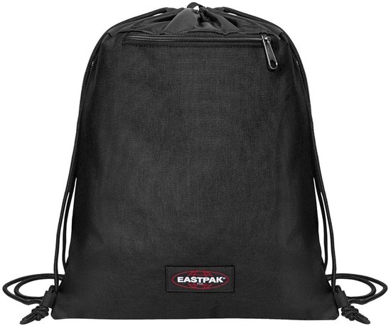 Zwarte Eastpak gymtas met koord sluiting, een voorvak met rits en een rood Eastpak logo.