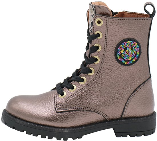 Bronzen bikerboot met vrolijke smiley patch van pailletten.