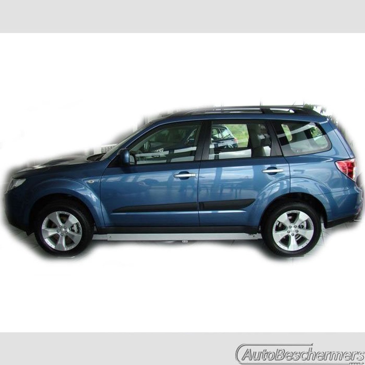 Stootlijsten set zwart voor Subaru Forester 2011-2012. De stootstrips zijn zelfklevend. Set a 4 stuks (#0030)