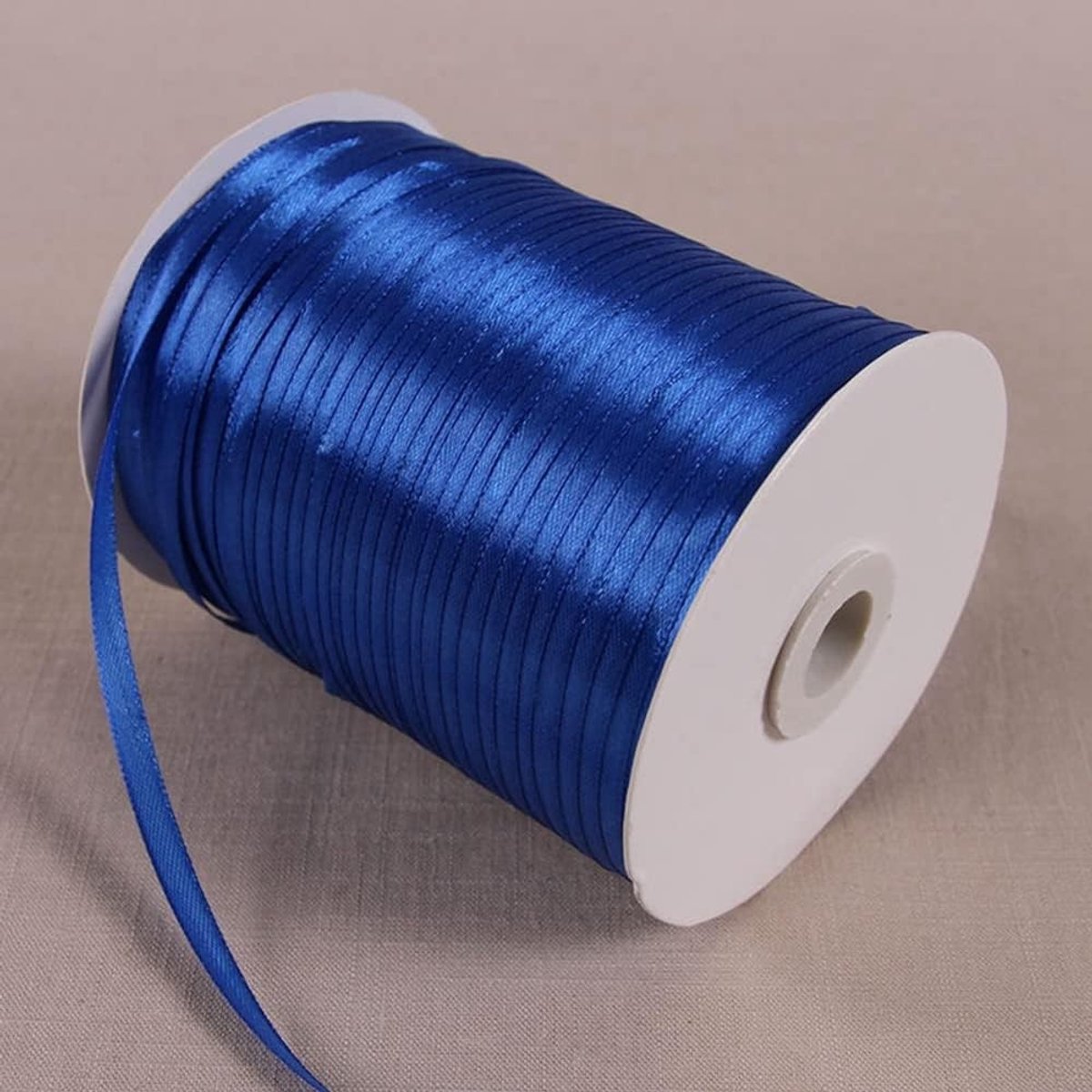 Satin Lint 3mm x 790m voor Decoratieve Verpakkingen, Trouwen, Cadeaus en Creatieve Klussen in Koninklijk Blauw