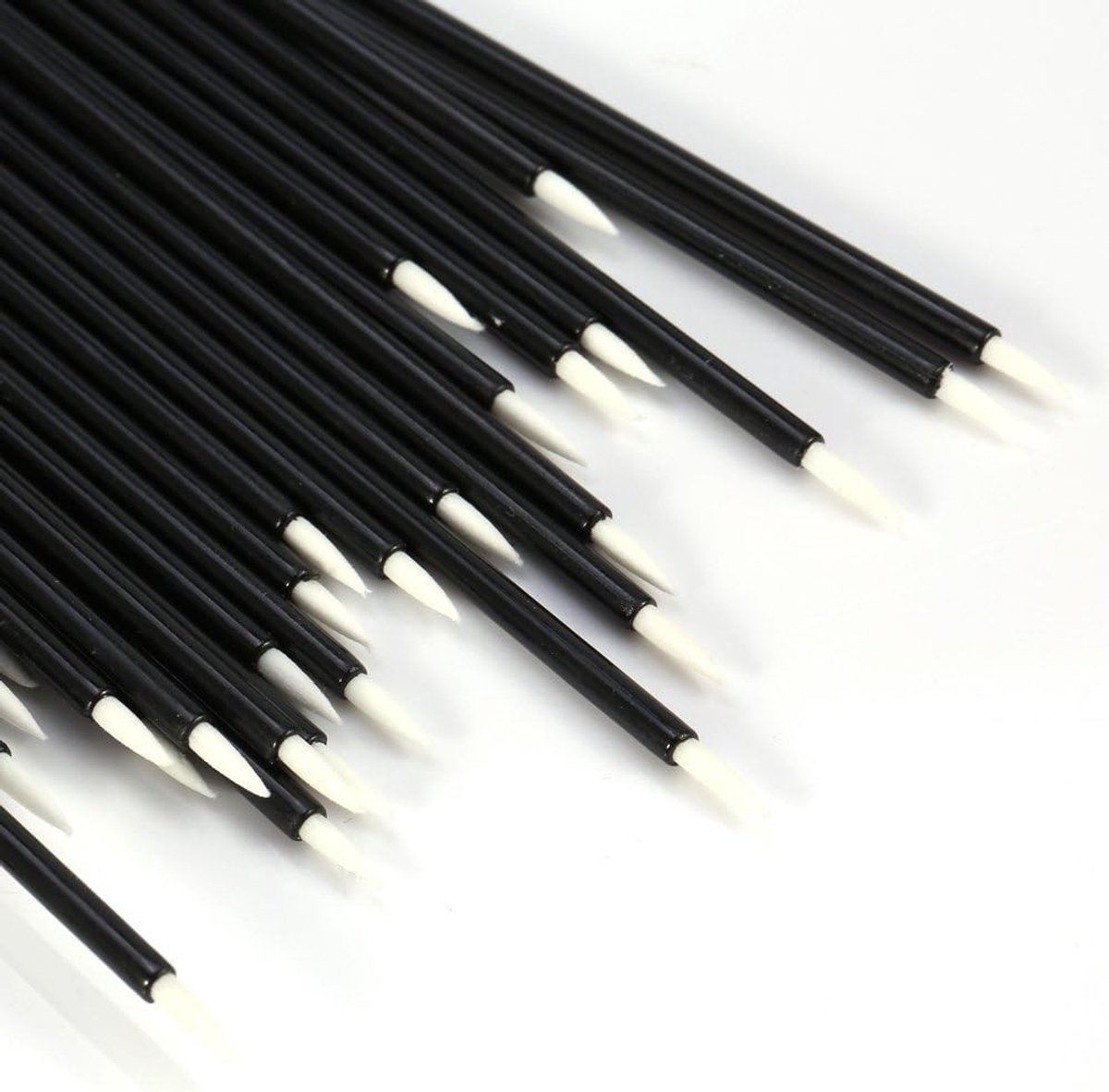 Set van 50 Wegwerp Make-up Kwasten voor Ogen en Lippen, Perfect voor Eyeliner, Lipstick en Precisiewerk, Essentiële Make-up Tool Kit